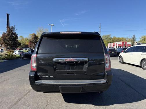 2017 GMC Yukon XL Denali