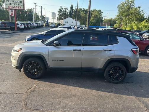 Billet Silver Metallic Clearcoat 2023 Jeep Compass Latitude