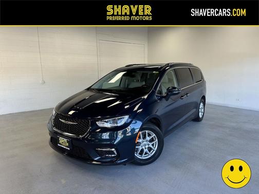 Fathom Blue Pearlcoat 2021 Chrysler Pacifica Touring L