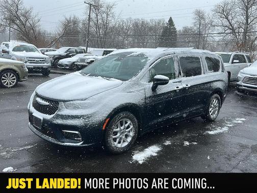 2021 Chrysler Pacifica Touring L