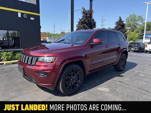 Velvet Red Pearlcoat 2021 Jeep Grand Cherokee Laredo