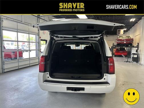 Summit White 2019 Chevrolet Suburban LT
