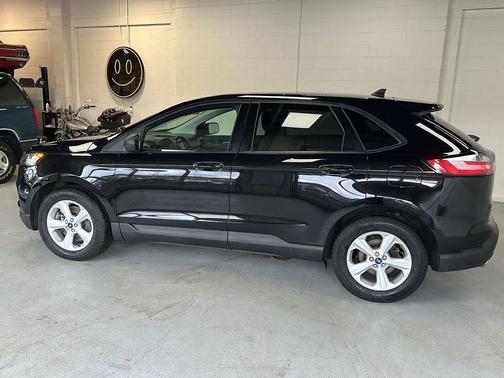 2020 Ford Edge SE