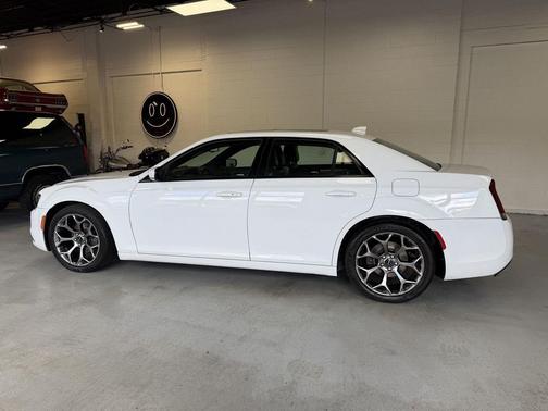 2018 Chrysler 300 S