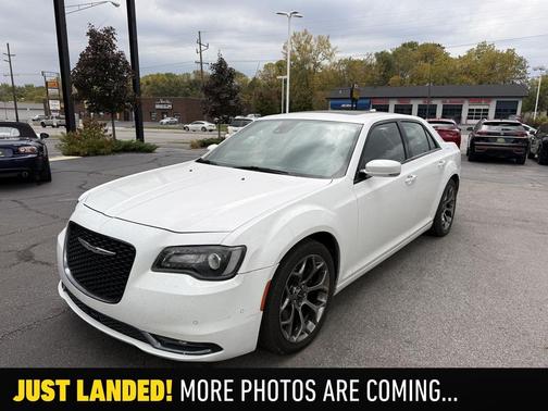 2018 Chrysler 300 S