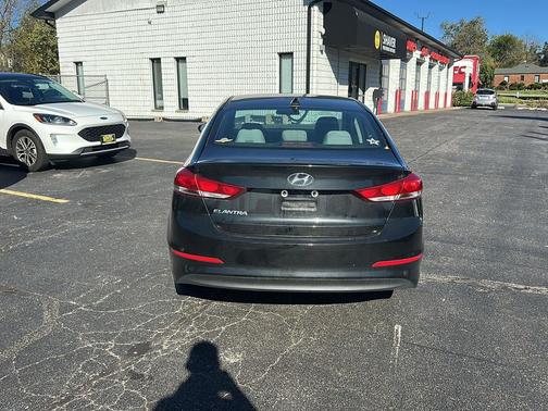 Phantom Black 2018 Hyundai ELANTRA SEL