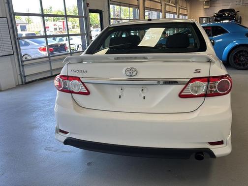 Super White 2013 Toyota Corolla S