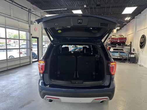 Blue Jeans Metallic 2017 Ford Explorer Limited