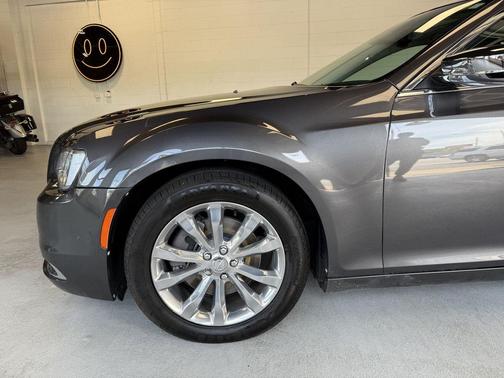 2019 Chrysler 300 Limited