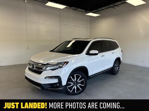 Platinum White Pearl 2021 Honda Pilot Touring 8-Passenger
