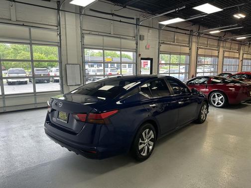 Deep Blue Pearl 2020 Nissan Altima S FWD