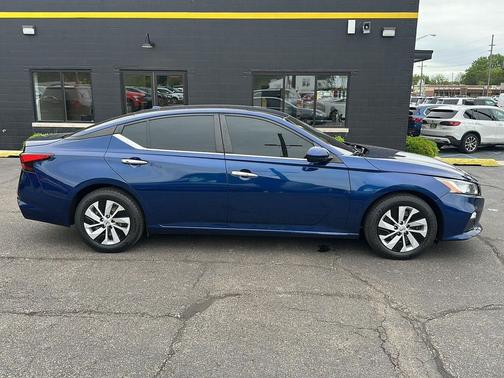 Deep Blue Pearl 2020 Nissan Altima S FWD