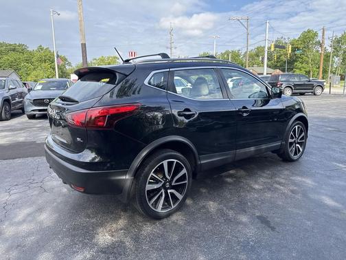 Magnetic Black 2017 Nissan Rogue Sport SL