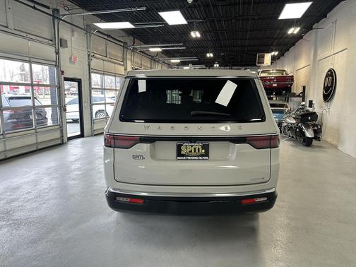 2022 Jeep Wagoneer Series II 4x4
