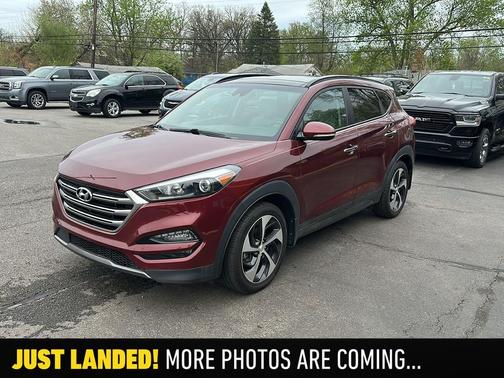 Ruby Wine 2016 Hyundai TUCSON Limited