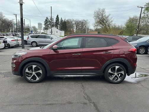 Ruby Wine 2016 Hyundai TUCSON Limited