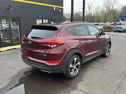 Ruby Wine 2016 Hyundai TUCSON Limited