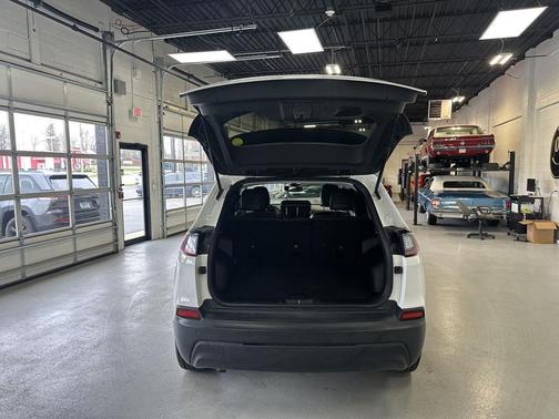 Bright White Clearcoat 2021 Jeep Cherokee Latitude Plus
