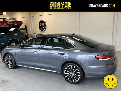 2022 Volkswagen Passat 2.0T Limited Edition