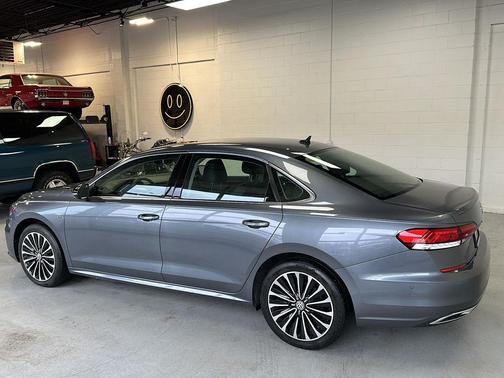 2022 Volkswagen Passat 2.0T Limited Edition