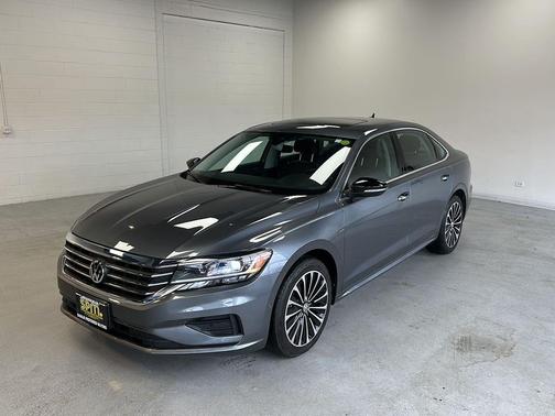 2022 Volkswagen Passat 2.0T Limited Edition