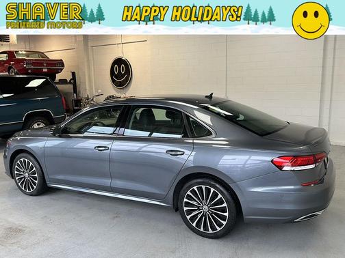 2022 Volkswagen Passat 2.0T Limited Edition