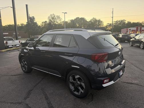 2023 Hyundai VENUE Limited