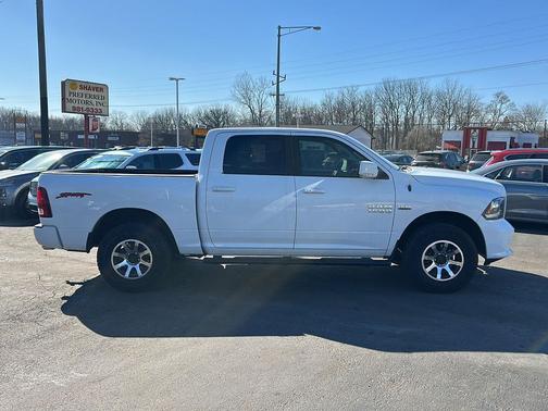 2016 RAM 1500 Sport