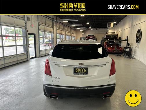 Crystal White Tricoat 2017 Cadillac XT5 Luxury