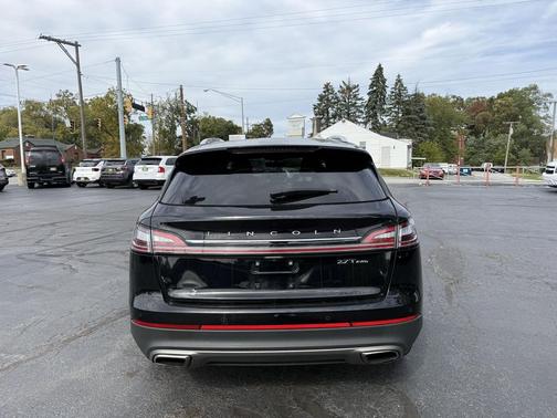 2019 Lincoln Nautilus Select