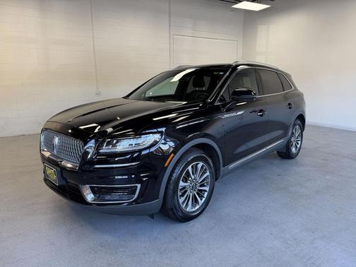 2019 Lincoln Nautilus Select