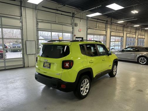 Hypergreen Clearcoat 2018 Jeep Renegade Latitude