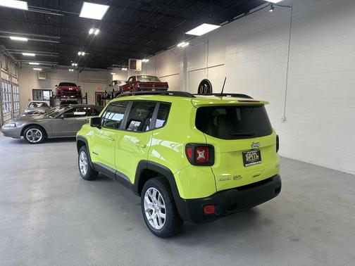 Hypergreen Clearcoat 2018 Jeep Renegade Latitude