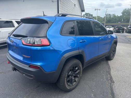 Hydro Blue Pearlcoat 2019 Jeep Cherokee Trailhawk