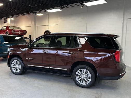 2023 GMC Yukon SLT