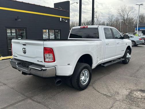 Bright White Clearcoat 2021 RAM 3500 Big Horn Crew Cab 4x4 8' Box