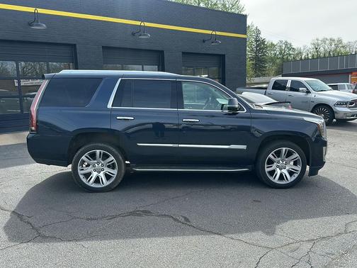 Dark Adriatic Blue Metallic 2020 Cadillac Escalade Luxury