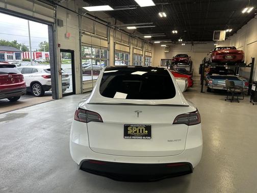 Pearl White Multi-Coat 2022 Tesla Model Y Performance Dual Motor All-Wheel Drive