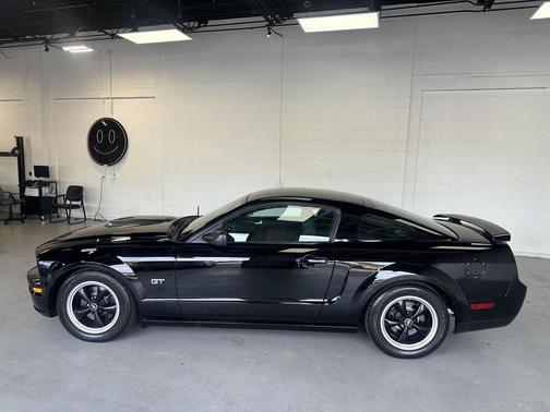 Black Clearcoat 2008 Ford Mustang GT Premium