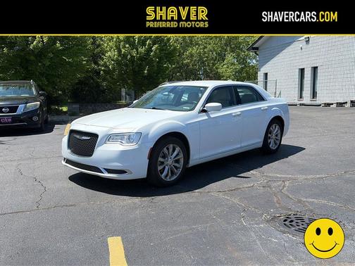 Bright White Clearcoat 2017 Chrysler 300 Limited