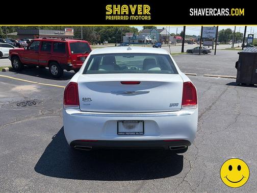 Bright White Clearcoat 2017 Chrysler 300 Limited