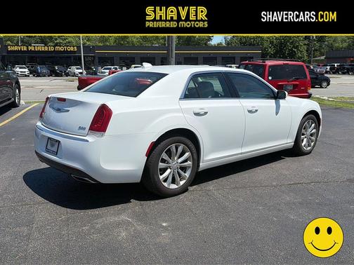Bright White Clearcoat 2017 Chrysler 300 Limited