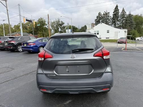 2019 Nissan Kicks S