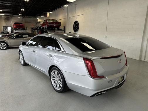 Radiant Silver Metallic 2018 Cadillac XTS Luxury