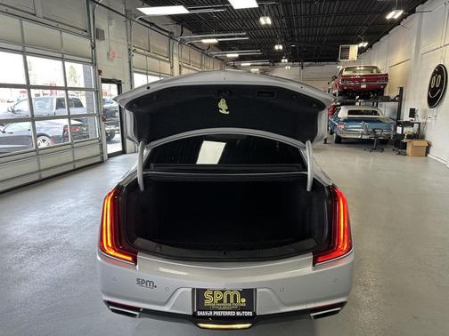 Radiant Silver Metallic 2018 Cadillac XTS Luxury