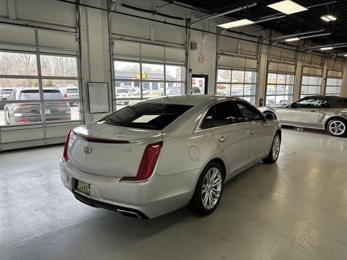Radiant Silver Metallic 2018 Cadillac XTS Luxury