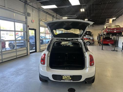 Light White 2011 MINI Cooper Countryman Base