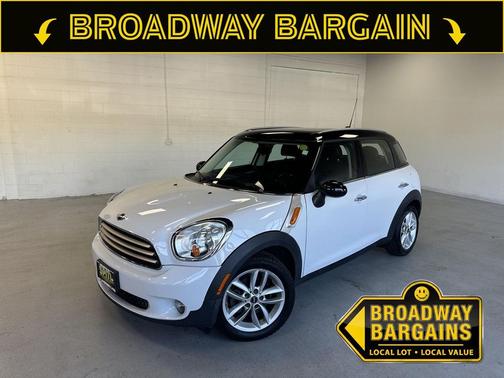 Light White 2011 MINI Cooper Countryman Base