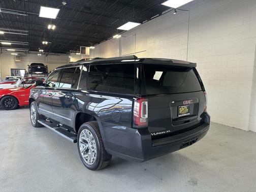 2020 GMC Yukon XL SLT