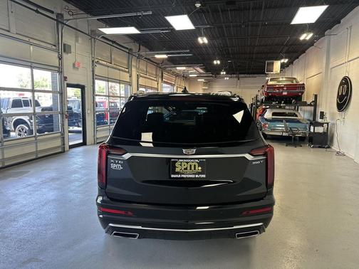 Stellar Black Metallic 2024 Cadillac XT6 Luxury FWD